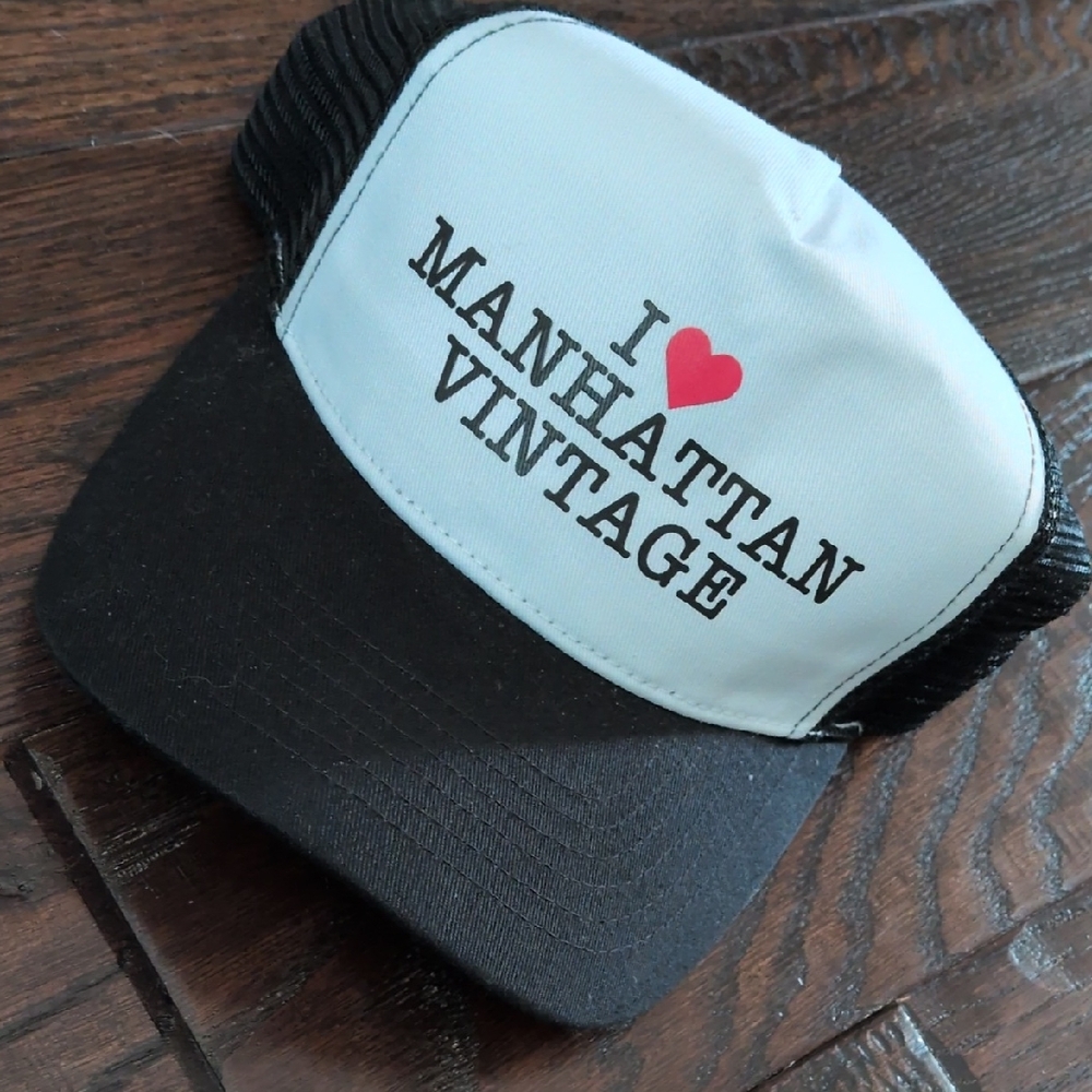 Adjustable "I Love Manhattan Vintage" Black & White Trucker Hat